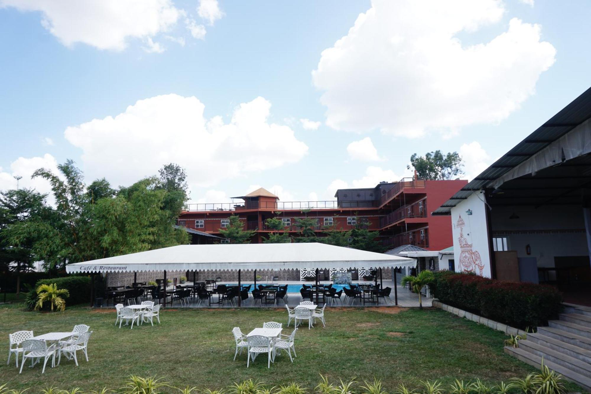 Vistar Resort & Hotels Kammasandra Exterior foto