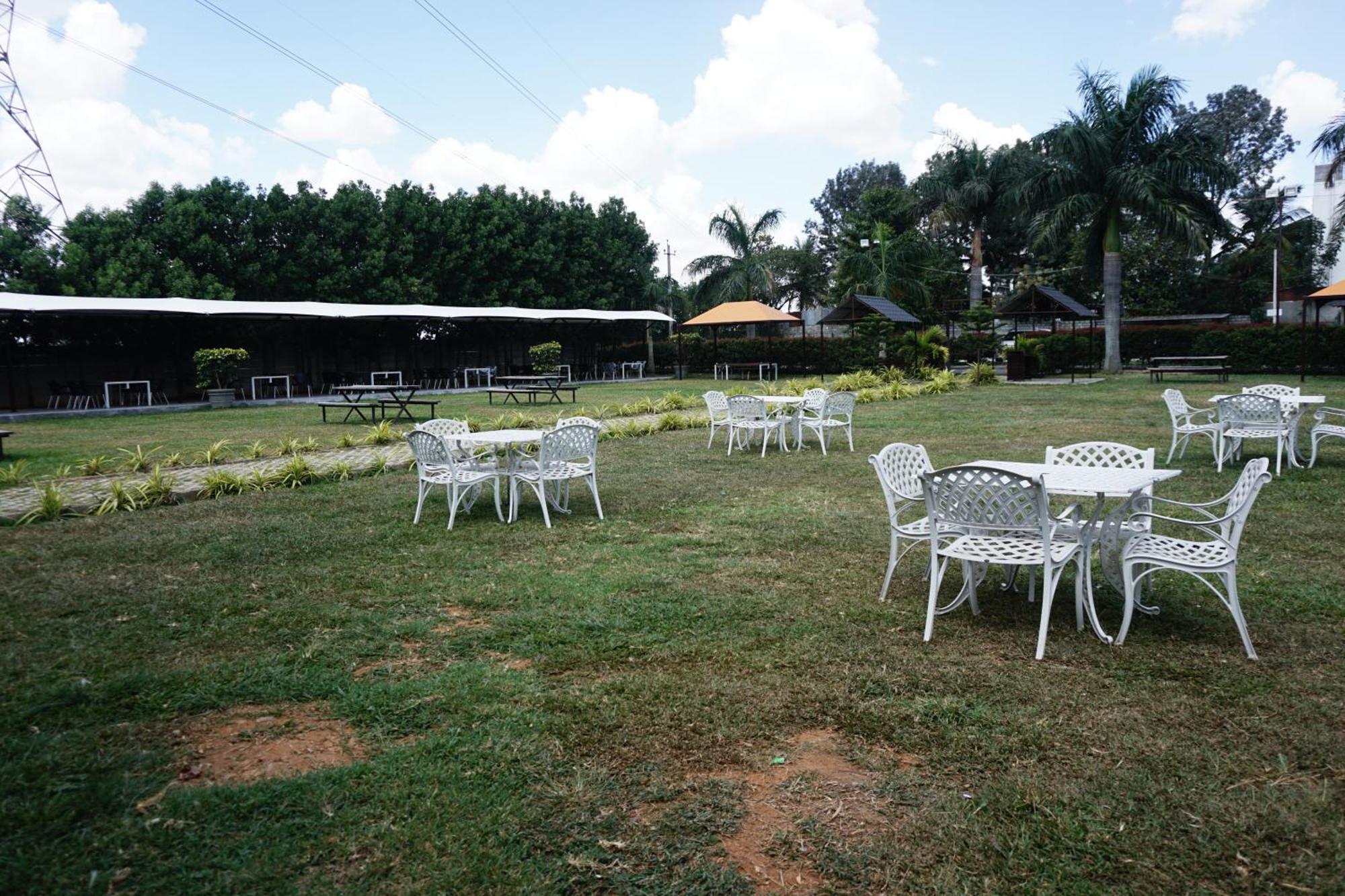 Vistar Resort & Hotels Kammasandra Exterior foto